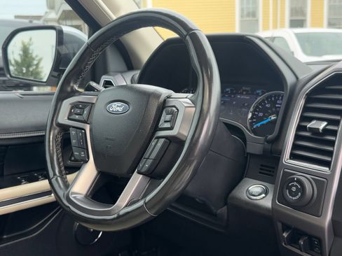 Used 2019 Ford Expedition Platinum AWD/4WD image 18