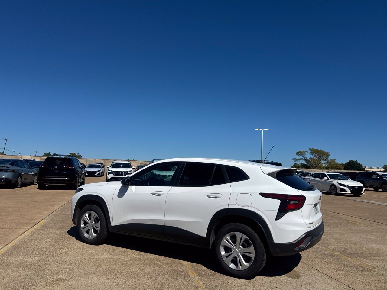 Used 2025 Chevrolet Trax LS FWD image 18