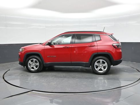 Used 2024 Jeep Compass Latitude AWD/4WD image 22