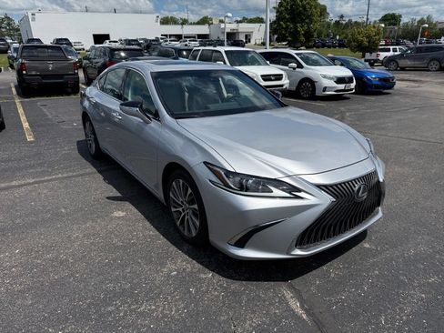 Used 2021 Lexus ES 250 w/ Premium Package AWD/4WD image 4
