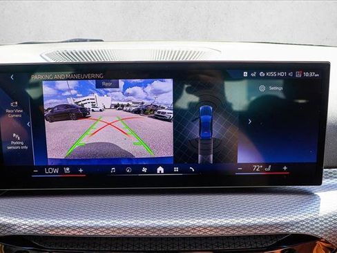 Certified 2025 BMW 330i xDrive Sedan w/ Convenience Package image 17