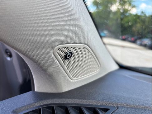 Used 2023 Volkswagen Taos SEL image 19