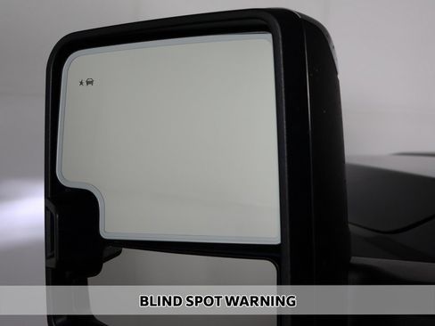 Used 2022 GMC Sierra 2500 Denali w/ Denali Black Diamond Edition image 8