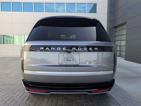 Used 2025 Land Rover Range Rover Long Wheelbase Autobiography image 5