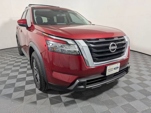 Used 2022 Nissan Pathfinder SV w/ SV Premium Package AWD/4WD image 1