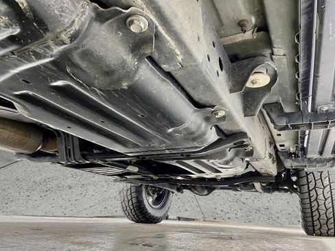 Used 2018 Jeep Wrangler Unlimited Sahara image 23