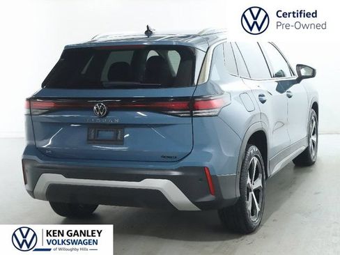 Used 2025 Volkswagen Tiguan SE AWD/4WD image 45