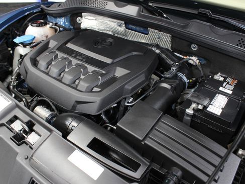 Used 2018 Volkswagen Beetle 2.0T SE w/ SE Premium Package image 24