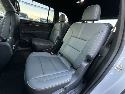 Used 2025 GMC Acadia AT4 w/ LPO, All-Weather Package image 25