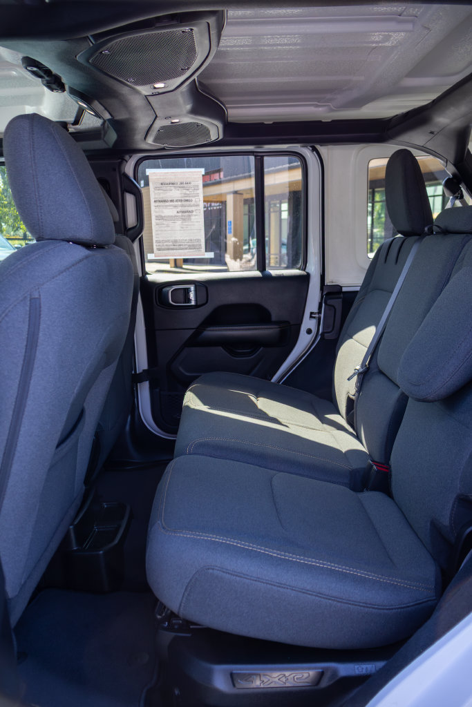 Used 2024 Jeep Wrangler Unlimited Sahara AWD/4WD image 14