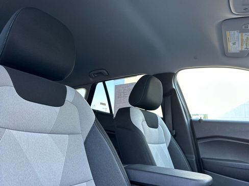 Used 2025 Chevrolet Trax LS image 18