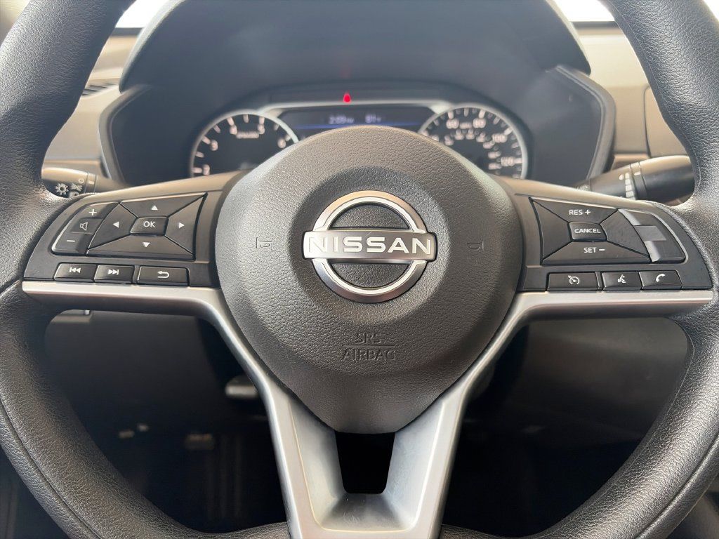 Used 2025 Nissan Altima 2.5 SV FWD image 21