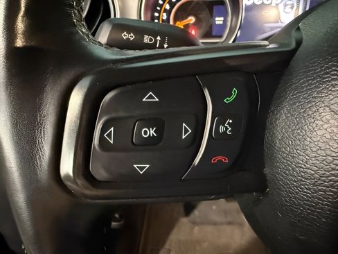 Used 2022 Jeep Gladiator Sport AWD/4WD image 19