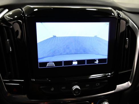 Used 2021 Chevrolet Traverse LT AWD/4WD image 24