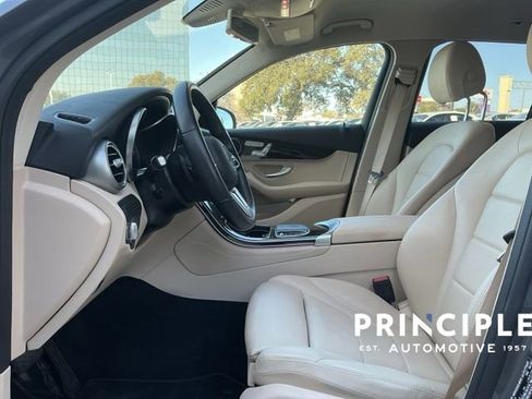 Used 2020 Mercedes-Benz GLC 300 image 25