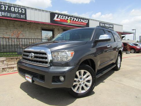 Used 2014 Toyota Sequoia Platinum RWD image 1