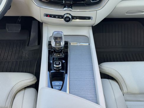 Used 2023 Volvo XC60 B5 Ultimate w/ Climate Package image 14