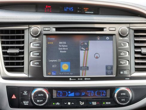 Used 2019 Toyota Highlander XLE AWD/4WD image 21