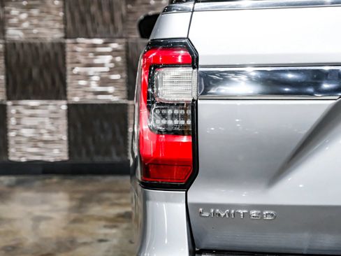 Used 2021 Ford Expedition Limited RWD image 42