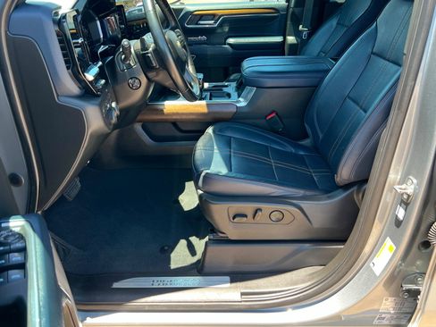 Used 2024 Chevrolet Silverado 1500 High Country w/ Technology Package AWD/4WD image 18