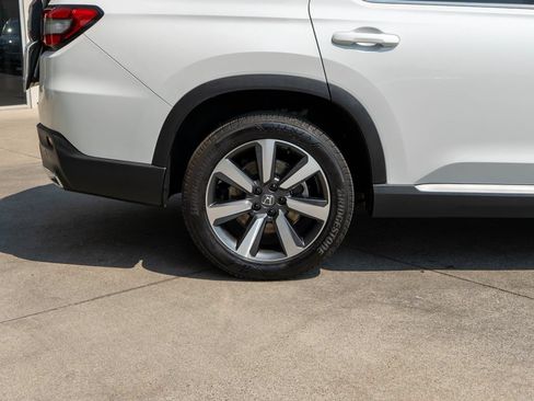 Used 2024 Honda Pilot Touring image 37
