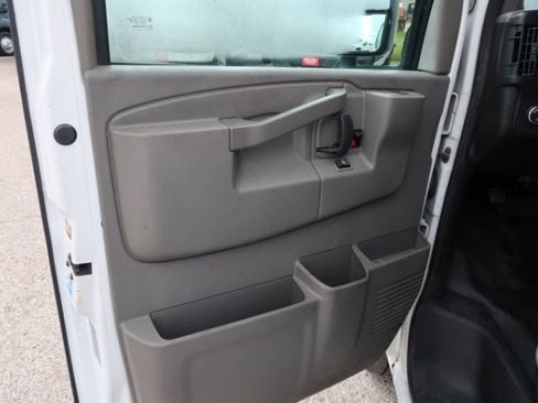 Used 2020 Chevrolet Express 3500 w/ Power Convenience Package RWD image 11