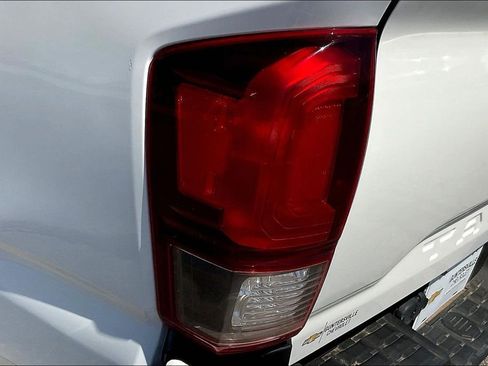 Used 2019 Toyota Tacoma SR w/ SR Convenience Package AWD/4WD image 29