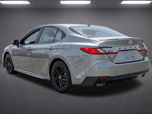 Used 2025 Toyota Camry SE FWD image 6