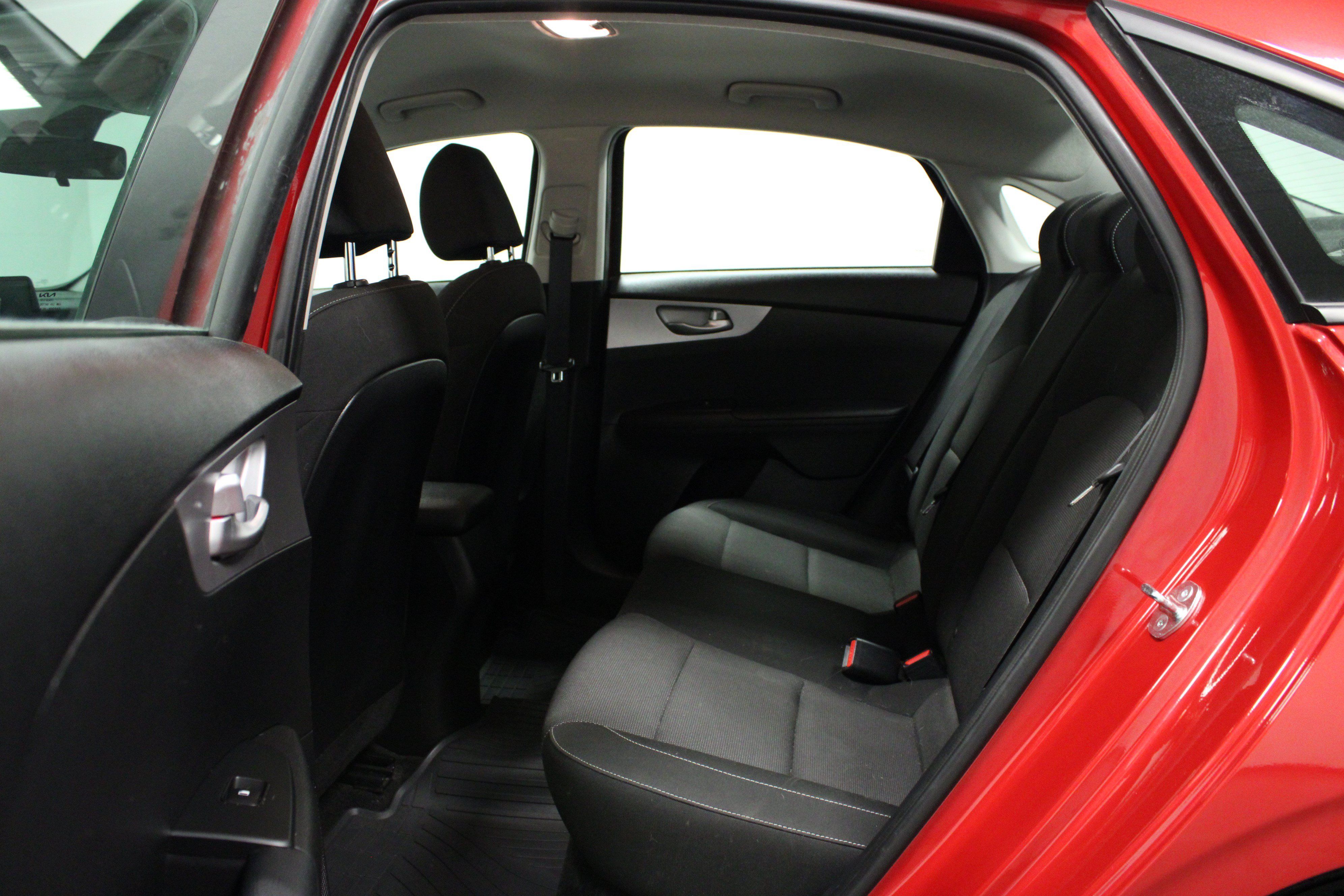 Used 2023 Kia Forte LXS w/ LXS Technology Package FWD image 13