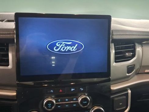 Used 2024 Ford Expedition XLT AWD/4WD image 10