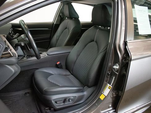 Used 2023 Toyota Camry SE w/ Cold Weather Package FWD image 20