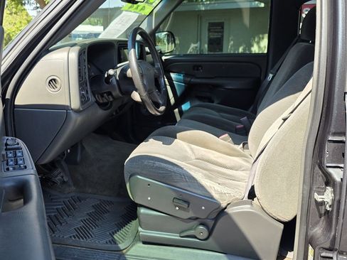 Used 2004 Chevrolet Silverado 2500 LS w/ Skid Plate Package image 12