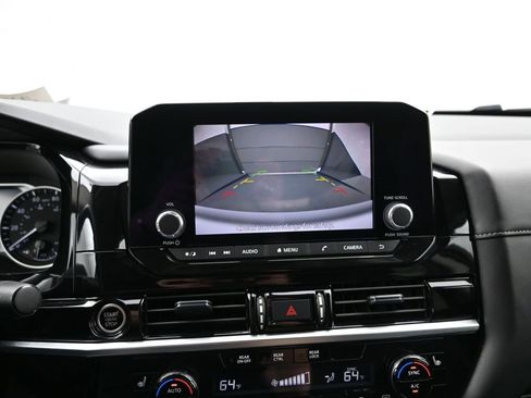 Certified 2024 Nissan Pathfinder SV image 17