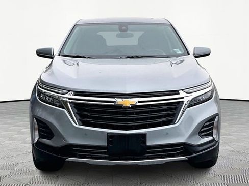 Used 2023 Chevrolet Equinox LT image 2