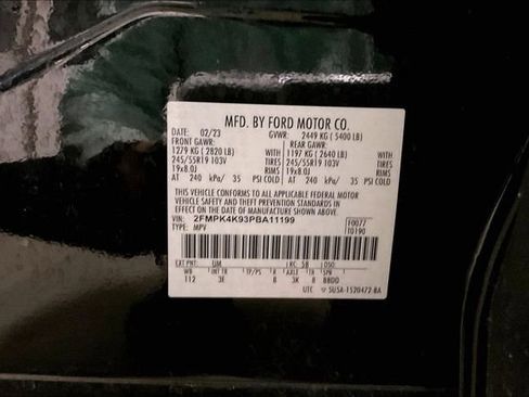 Used 2023 Ford Edge Titanium w/ Class II Trailer Tow Package image 35