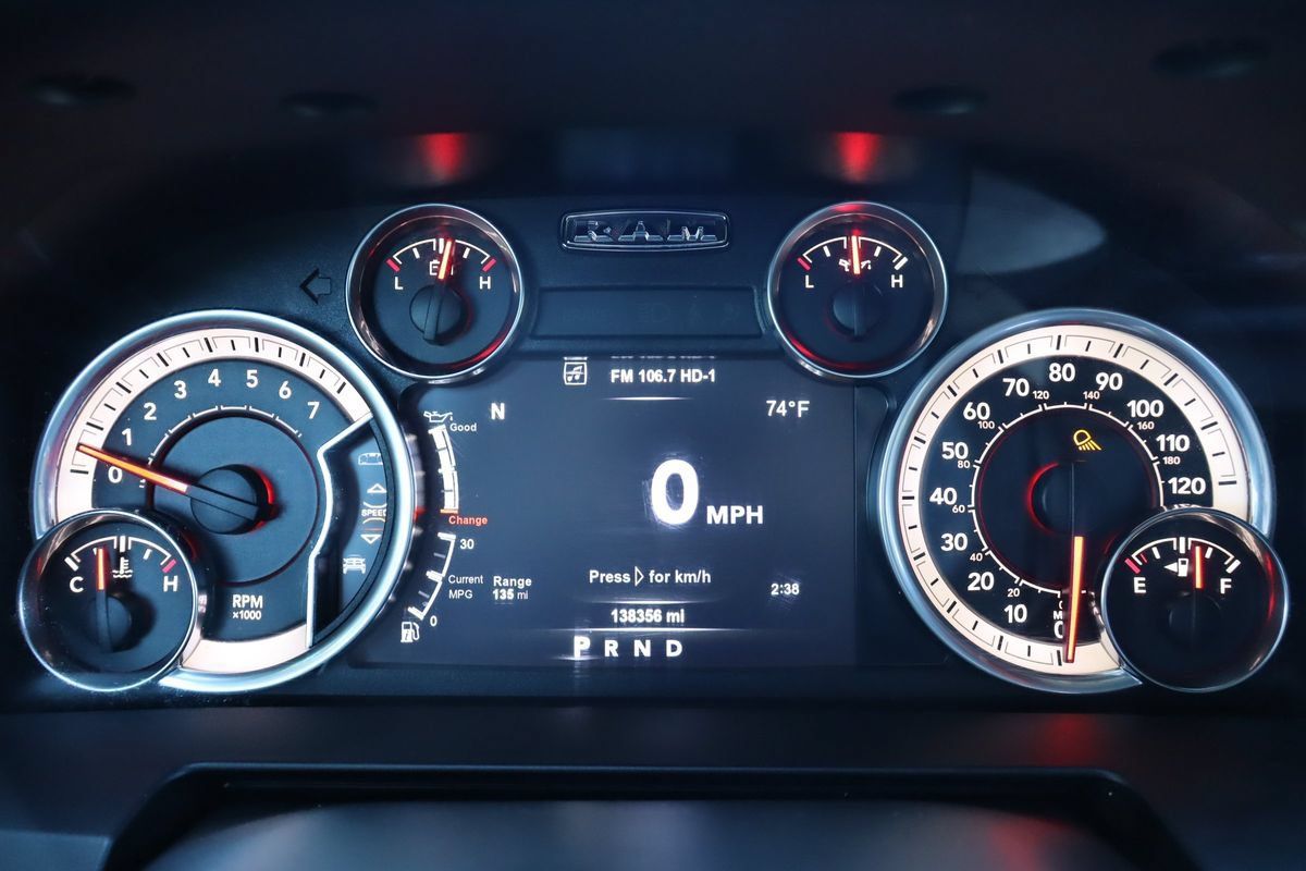 Used 2018 RAM 1500 Laramie w/ Convenience Group AWD/4WD image 32
