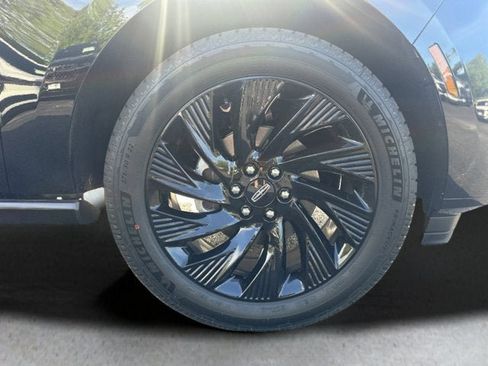 New 2026 Lincoln Navigator L Reserve w/ Jet Appearance Package AWD/4WD image 9
