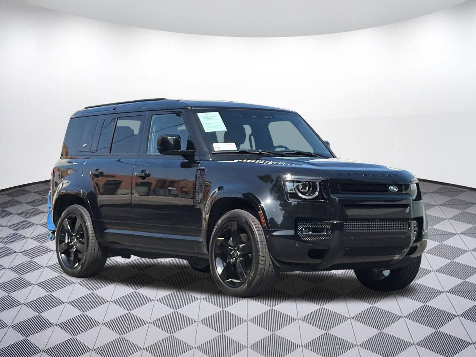 Used 2024 Land Rover Defender 110 X-Dynamic SE AWD/4WD image 6