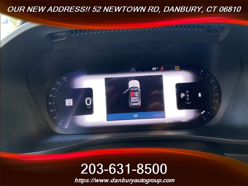 Used 2024 Volvo XC40 B5 Plus AWD/4WD image 17
