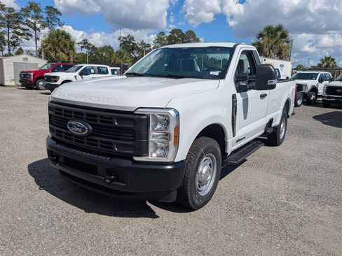 New 2026 Ford F250 XL w/ XL Chrome Package image 7