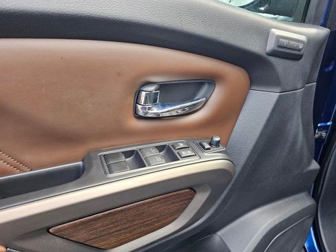 Used 2021 Nissan Titan Platinum Reserve w/ Moonroof Package image 27