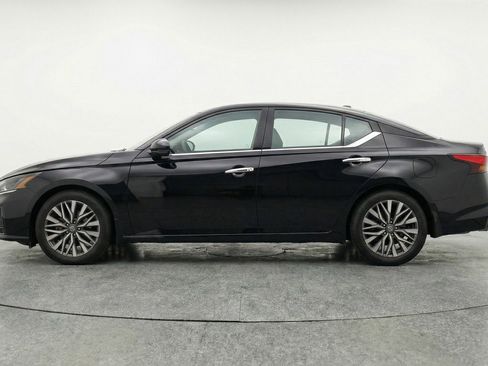 Used 2025 Nissan Altima 2.5 SV image 5