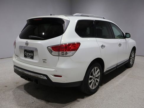 Used 2014 Nissan Pathfinder SL AWD/4WD image 2