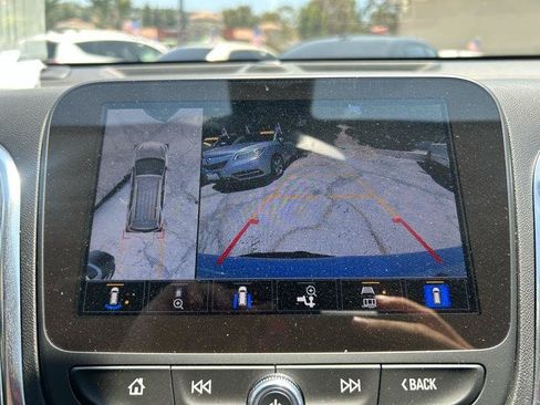 Used 2024 Chevrolet Equinox LT FWD image 16
