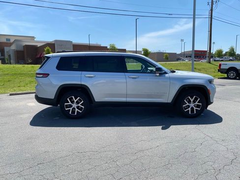 Used 2024 Jeep Grand Cherokee L Limited w/ Luxury Tech Group II AWD/4WD image 8