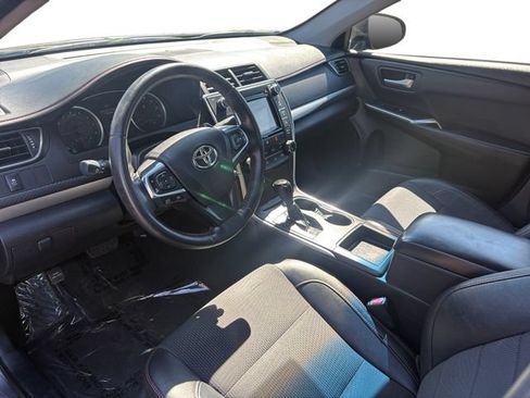 Used 2016 Toyota Camry SE w/ Protection Package (Q2) FWD image 11