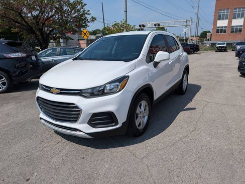 Used 2020 Chevrolet Trax LS w/ Tint and Cruise Package FWD image 3