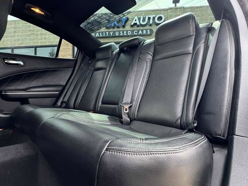 Used 2017 Dodge Charger R/T w/ Driver Confidence Group image 38