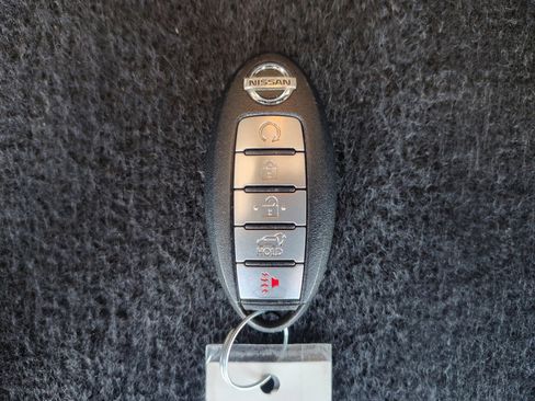 Used 2018 Nissan Rogue SV FWD image 29