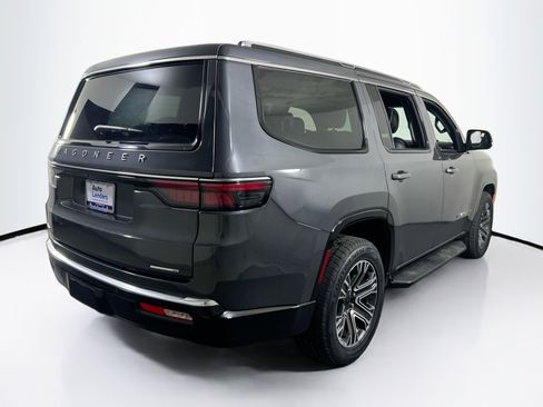 Used 2022 Jeep Wagoneer Series III image 5